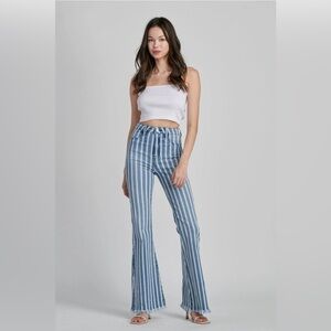 MuMu blue size 7/28 Women's flare Jeans